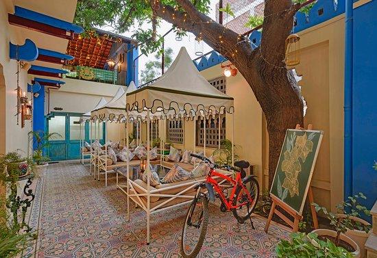 Oladar Village Restaurant and Cafe